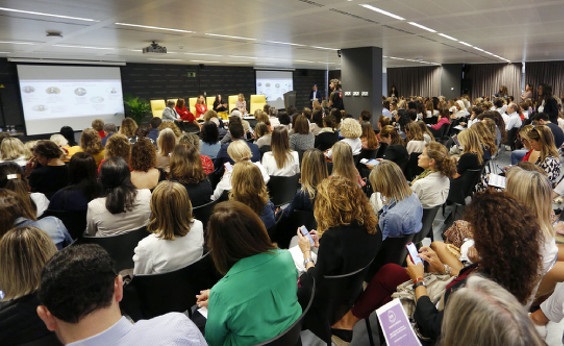 “Retos de la mujer del Siglo XXI en salud, liderazgo e innovación tecnológica”
